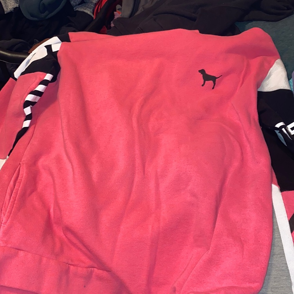PINK VICTORIA’s SECRET HOODIE. OLD BUT STILL DECENT CONDITION.